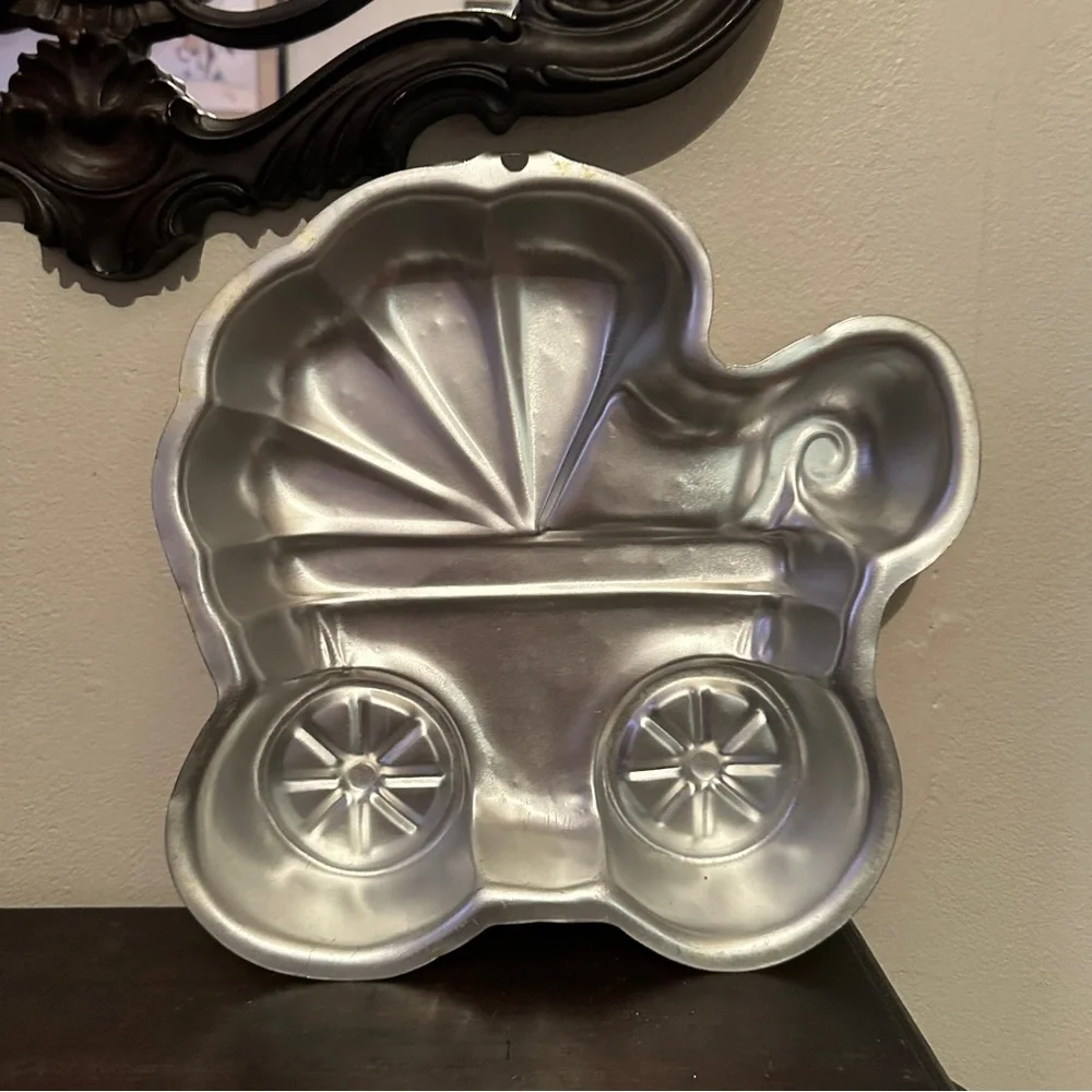 3/$20 💥 Wilton‎ Baby Carriage Babyshower Cake Pan